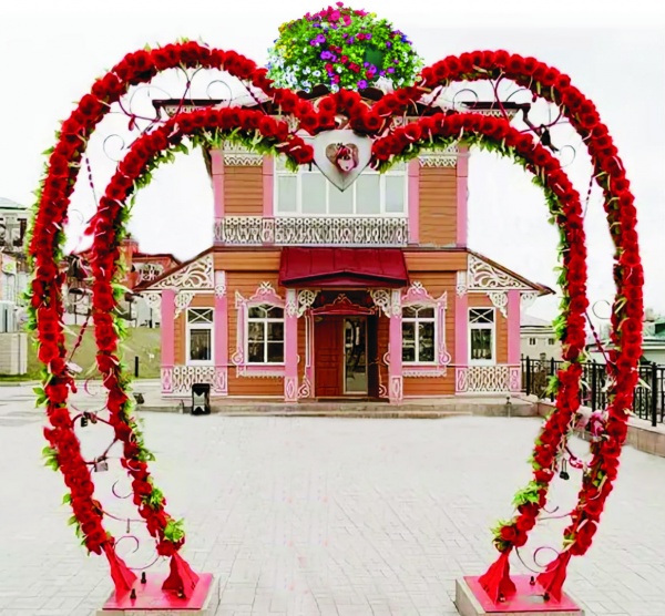 Арка СЕРДЦЕ Замок 1термо-чаша, цветочница в виде арки с термочашами