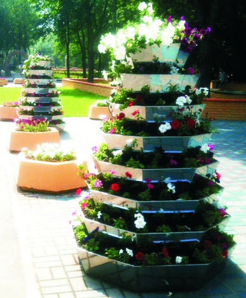 Пирамида цветочная ГАРСИЯ 8 граней, цветочная пирамида для городского вертикального озеленения от производителя: завод городской уличной мебели Lora-Park